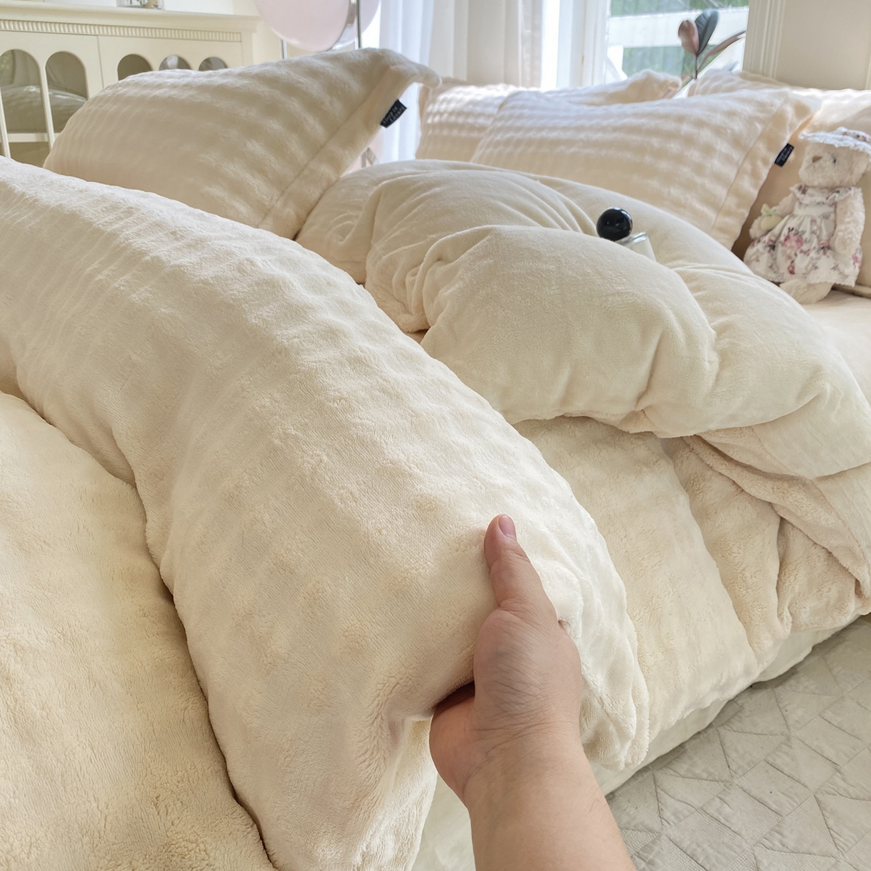 悦织湾家纺 2025新款泡泡绒仿兔毛绒四件套牛奶绒纯色轻奢床上用品4件套货源足 泡泡绒-米白