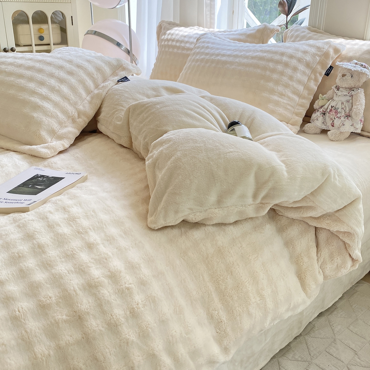 91家纺网 家纺一手货源 找家纺 悦织湾家纺 2025新款泡泡绒仿兔毛绒四件套牛奶绒纯色轻奢床上用品4件套货源足 泡泡绒-米白