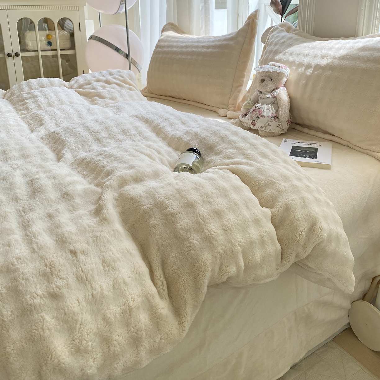 91家纺网 家纺一手货源 找家纺 悦织湾家纺 2025新款泡泡绒仿兔毛绒四件套牛奶绒纯色轻奢床上用品4件套货源足 泡泡绒-米白