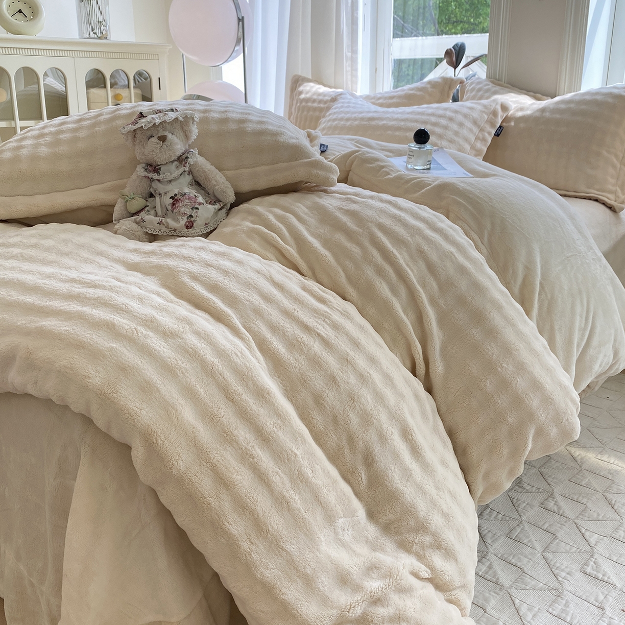 91家纺网 家纺一手货源 找家纺 悦织湾家纺 2025新款泡泡绒仿兔毛绒四件套牛奶绒纯色轻奢床上用品4件套货源足 泡泡绒-米白