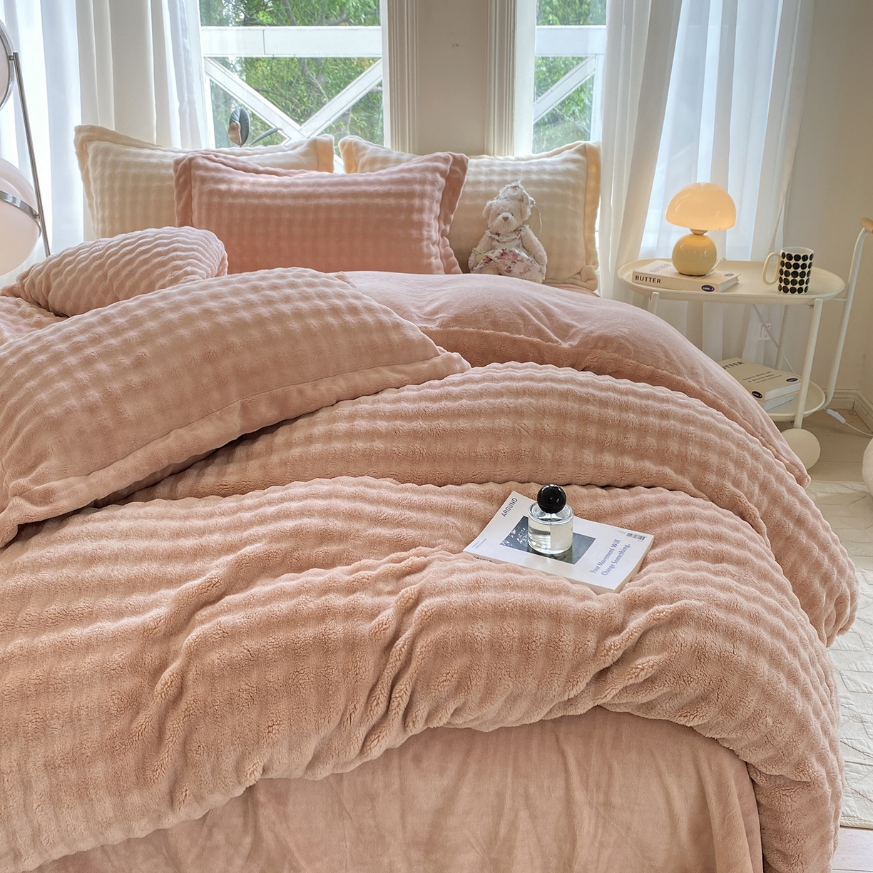 91家纺网 家纺一手货源 找家纺 悦织湾家纺 2025新款泡泡绒仿兔毛绒四件套牛奶绒纯色轻奢床上用品4件套货源足 泡泡绒-浅粉