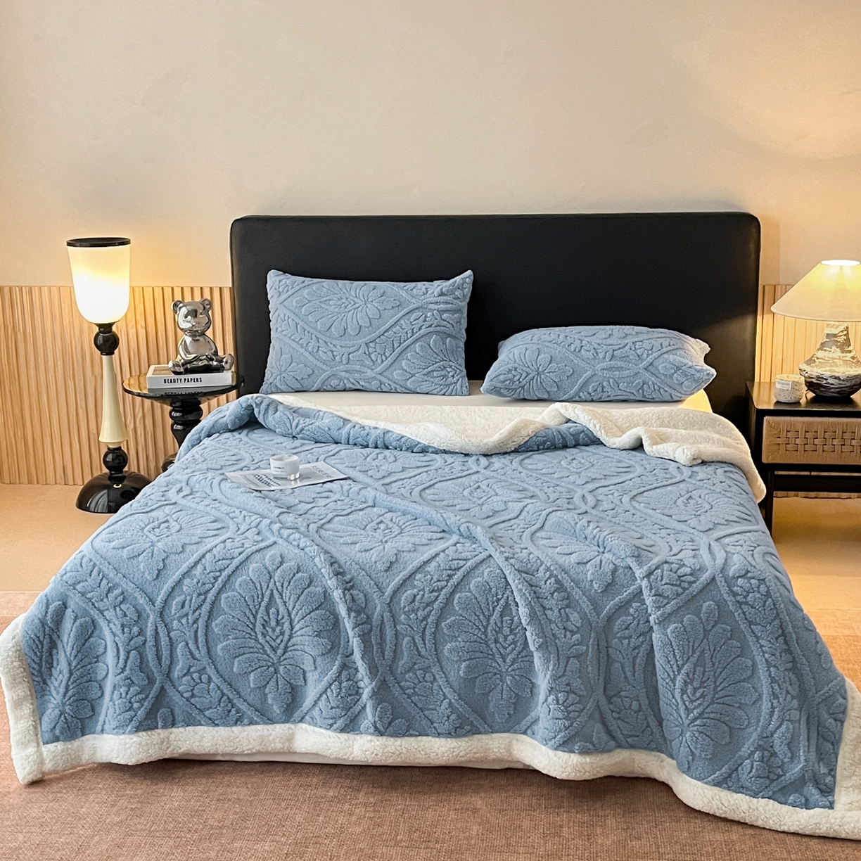 91家纺网 家纺一手货源 找家纺 欧邦 2025新款提塔芙绒绒羊羔绒毛毯-繁花 繁花-午夜蓝