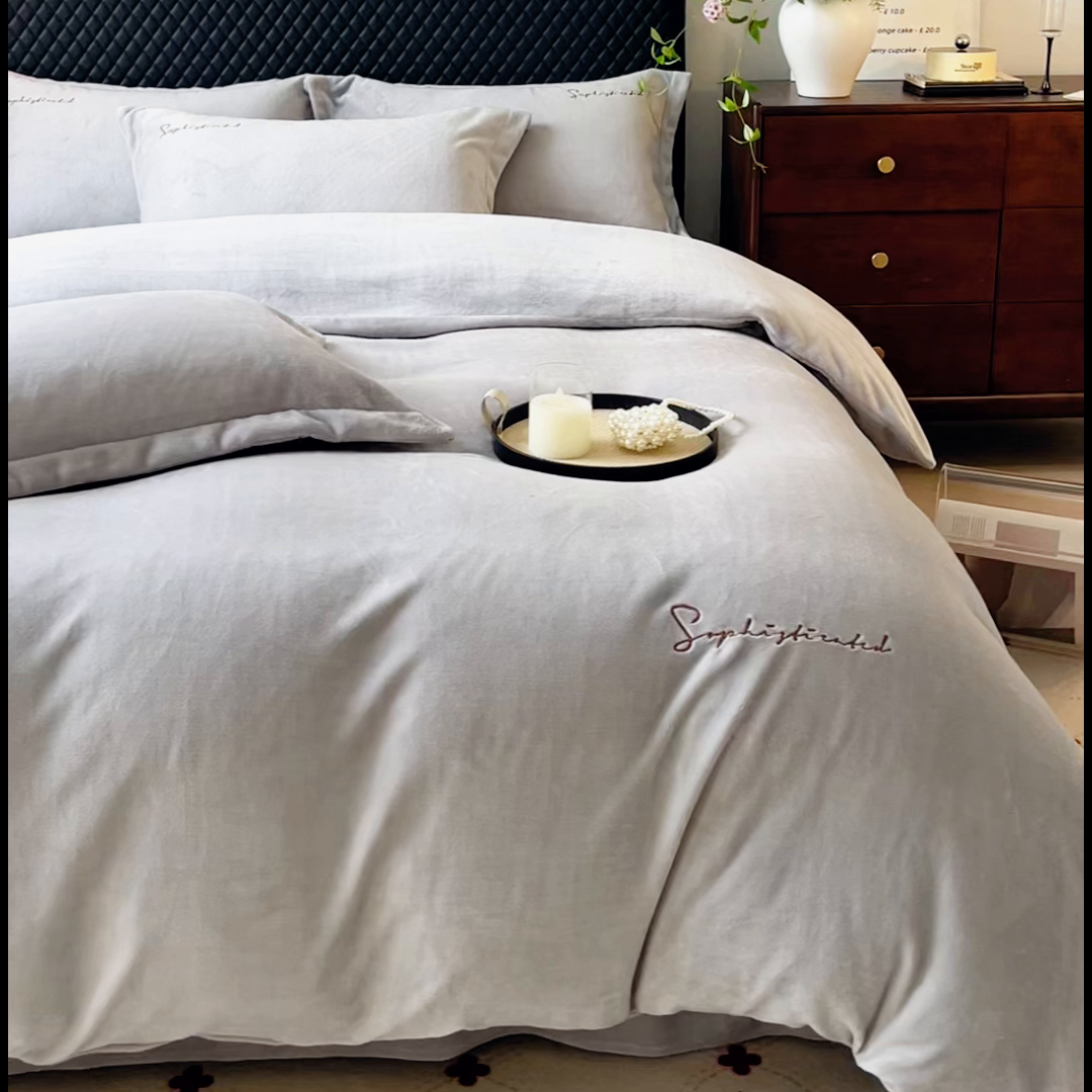 91家纺网 家纺一手货源 找家纺 庭笙 2025新款加厚牛奶绒8斤/9斤纯色蓄热保暖四件套-米莱 米莱-灰