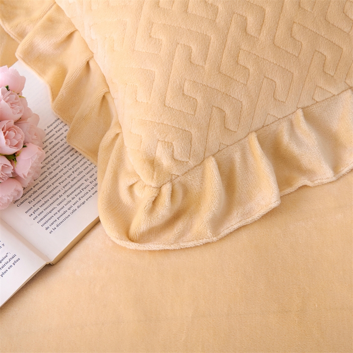 91家纺网 家纺一手货源 找家纺 畅畅家纺 2025新款11斤纯色韩版冬季超柔加厚牛奶花边床盖四件套 布丁黄