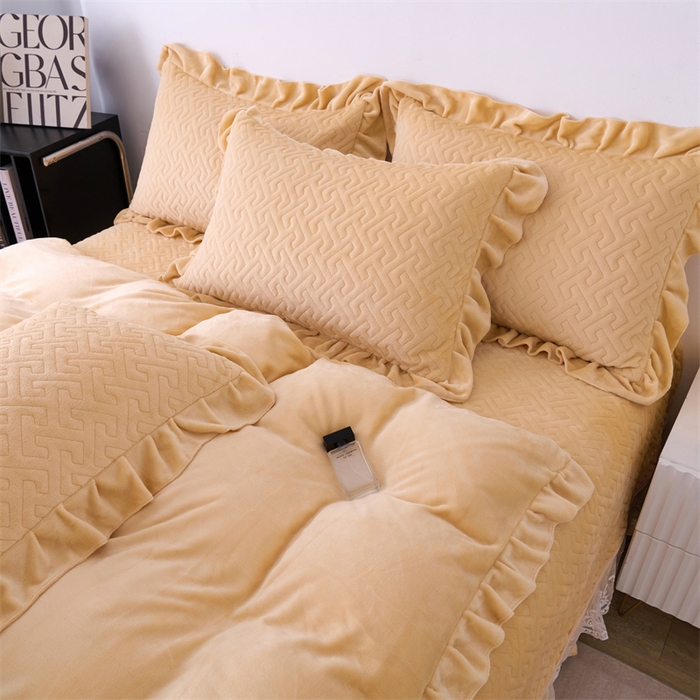 91家纺网 家纺一手货源 找家纺 畅畅家纺 2025新款11斤纯色韩版冬季超柔加厚牛奶花边床盖四件套 布丁黄