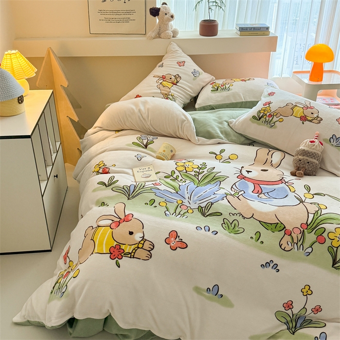 91家纺网 家纺一手货源 找家纺 潮邦创意家居 2025新款大版卡通牛奶绒四件套 悠闲生活