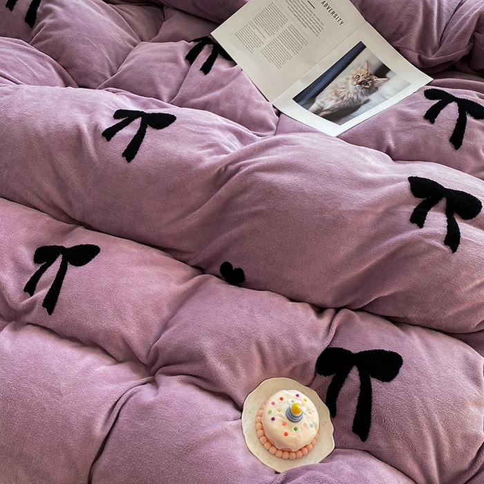 91家纺网 家纺一手货源 找家纺 （总）茉礼 2025新款心动蝴蝶结A类加厚牛奶绒四件套毛巾绣四件套