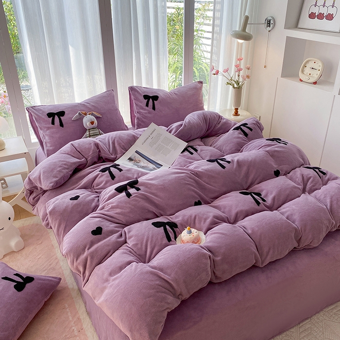 91家纺网 家纺一手货源 找家纺 （总）茉礼 2025新款心动蝴蝶结A类加厚牛奶绒四件套毛巾绣四件套