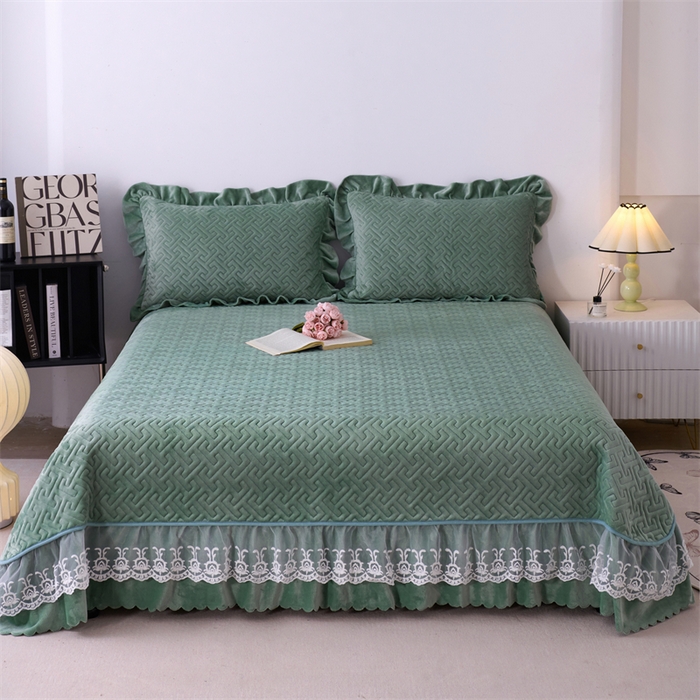91家纺网 家纺一手货源 找家纺 畅畅家纺 2025新款11斤纯色韩版冬季超柔加厚牛奶花边床盖四件套 果绿