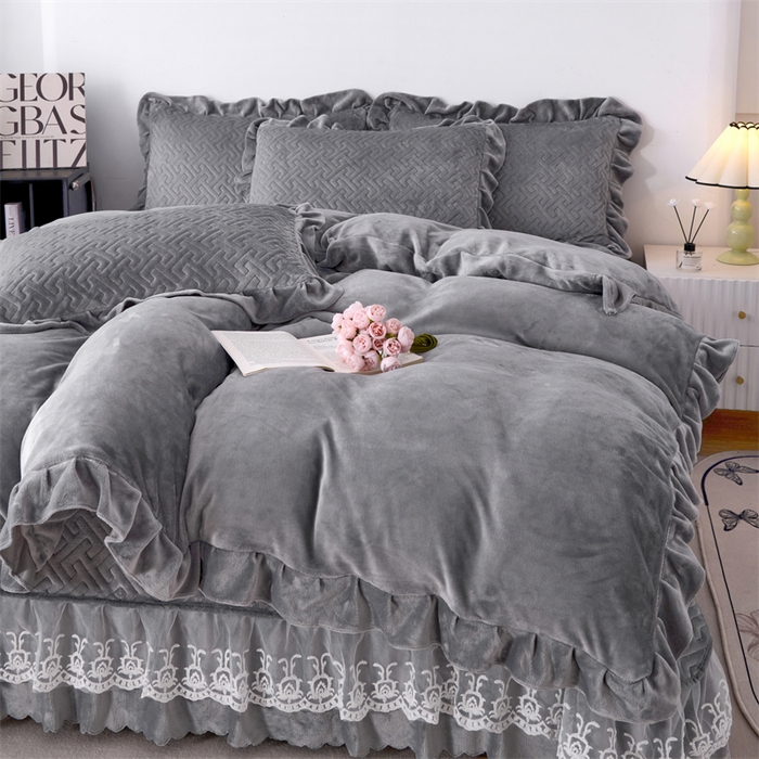 91家纺网 家纺一手货源 找家纺 畅畅家纺 2025新款11斤纯色韩版冬季超柔加厚牛奶花边床盖四件套 浅灰