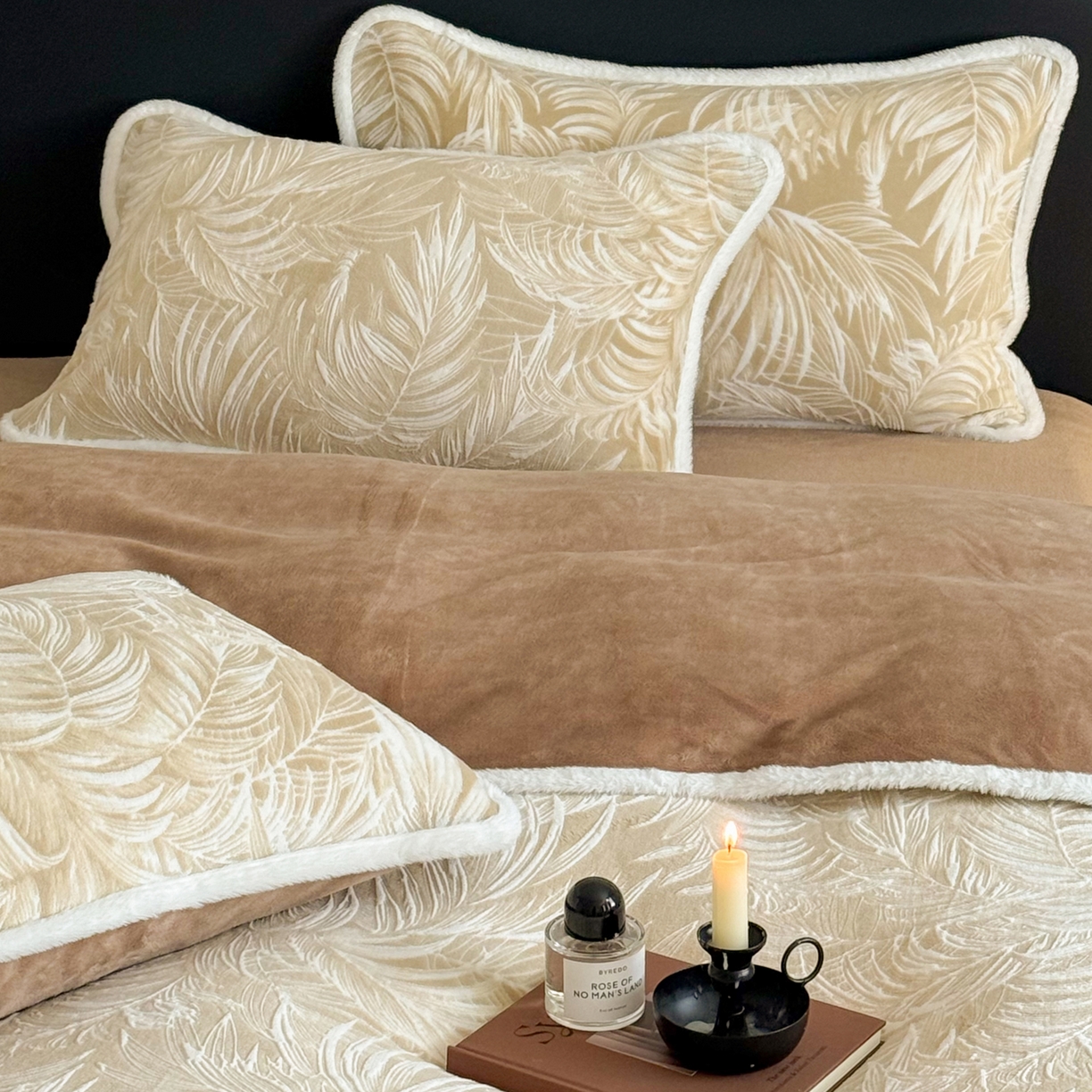 91家纺网 家纺一手货源 找家纺 沐棉家居 2025新款高克重立体雕花牛奶绒保暖四件套 热带雨林