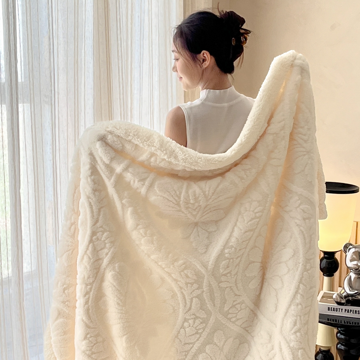 91家纺网 家纺一手货源 找家纺 欧邦 2025新款提塔芙绒绒羊羔绒毛毯-繁花 繁花-象牙白