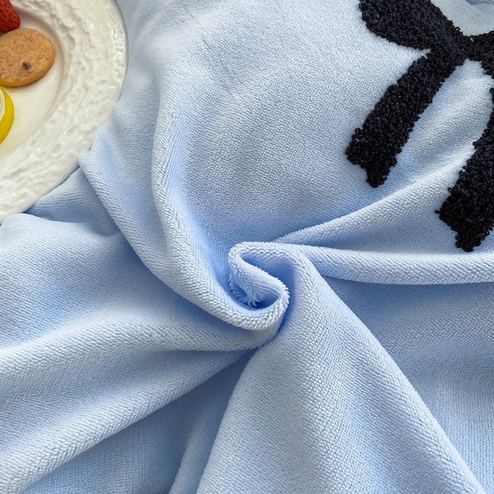 91家纺网 家纺一手货源 找家纺 茉礼 2025新款心动蝴蝶结A类加厚牛奶绒四件套毛巾绣四件套 心动蓝