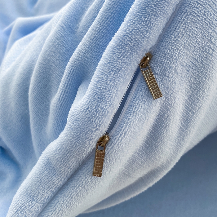 91家纺网 家纺一手货源 找家纺 茉礼 2025新款心动蝴蝶结A类加厚牛奶绒四件套毛巾绣四件套 心动蓝