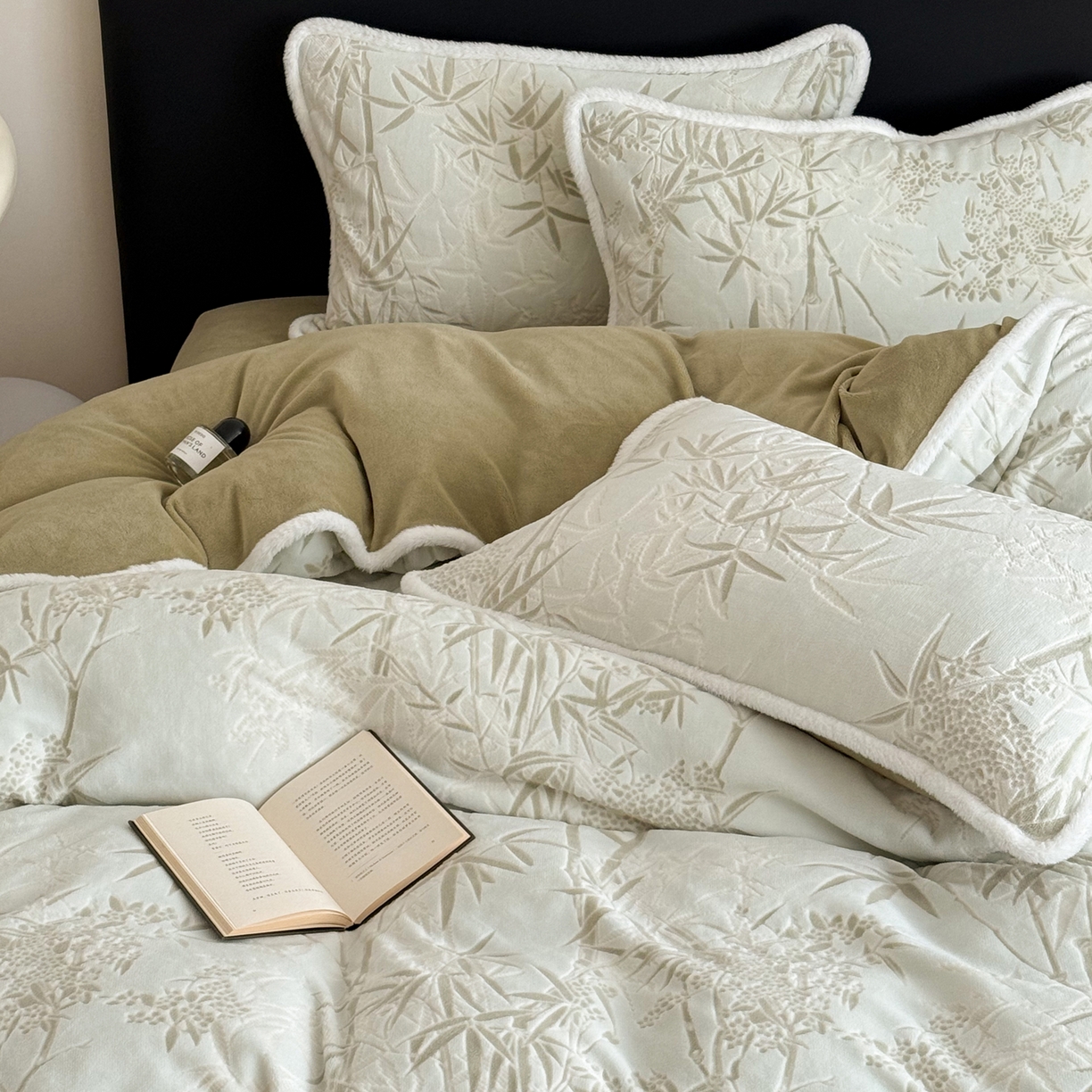 91家纺网 家纺一手货源 找家纺 沐棉家居 2025新款高克重立体雕花牛奶绒保暖四件套 雅致