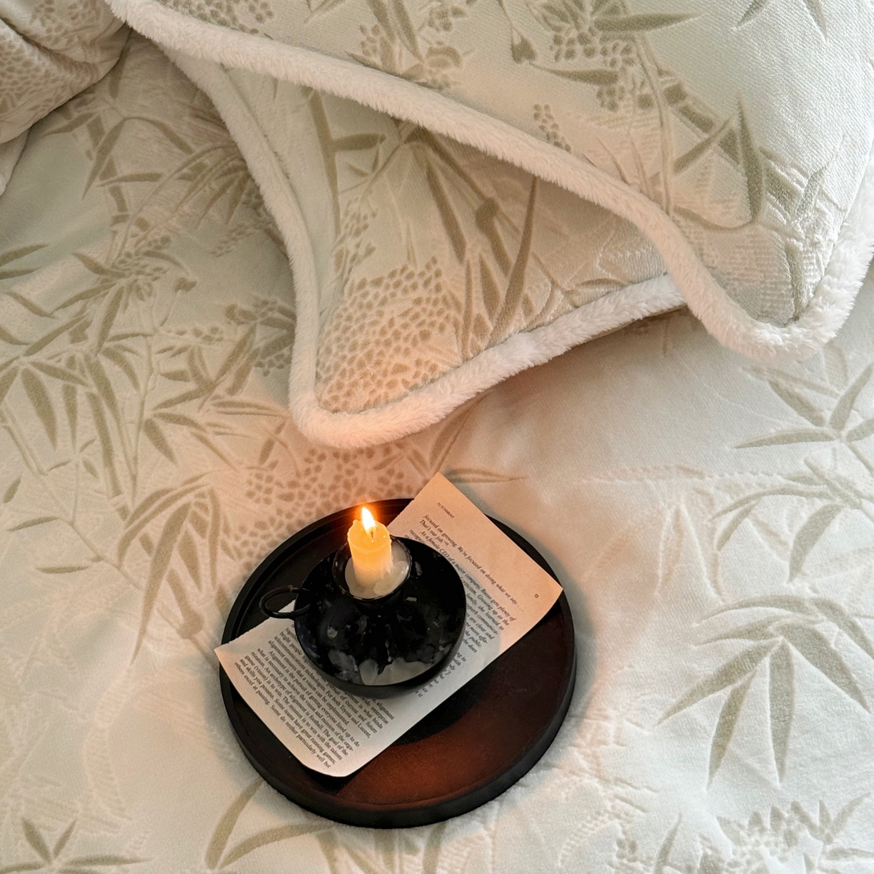 91家纺网 家纺一手货源 找家纺 沐棉家居 2025新款高克重立体雕花牛奶绒保暖四件套 雅致