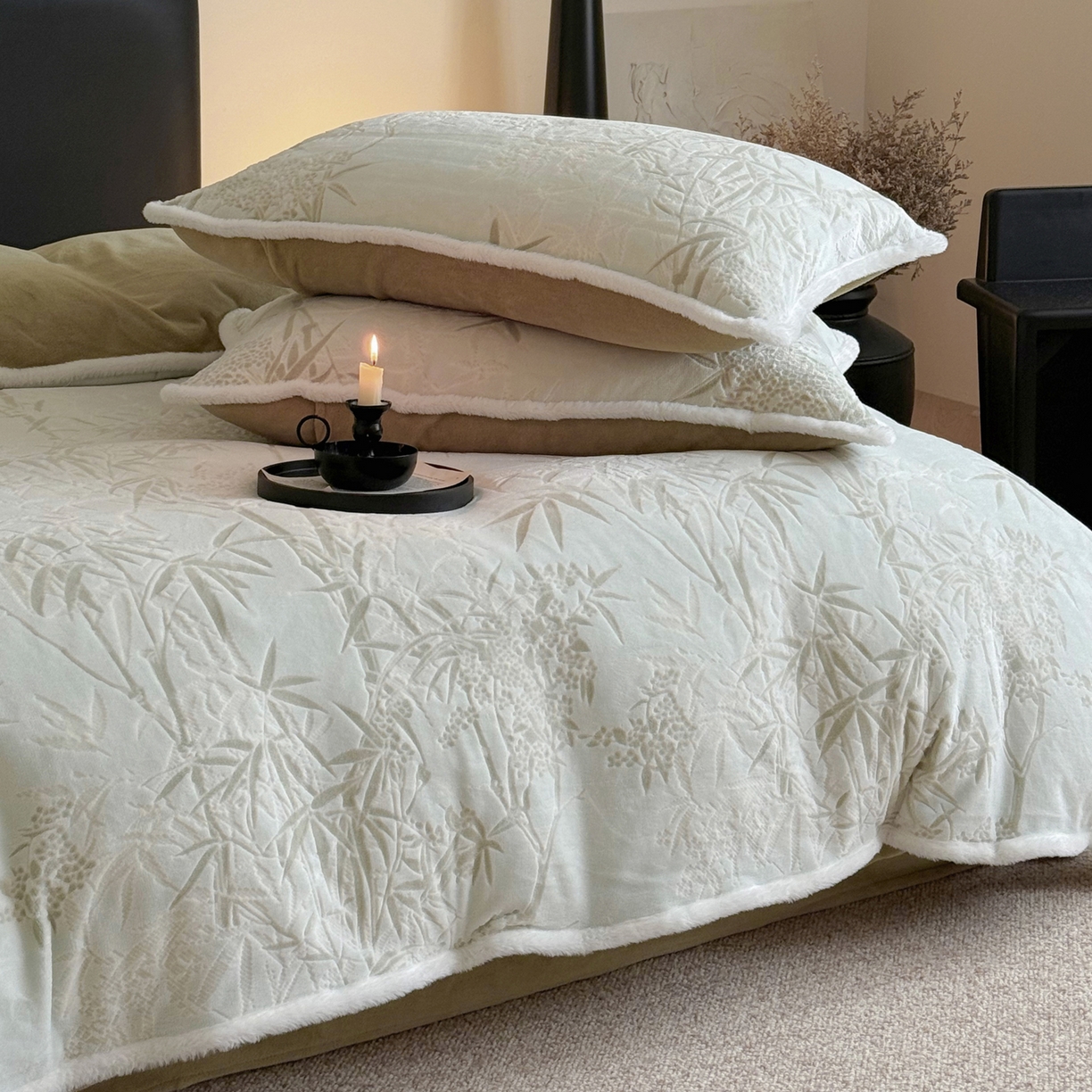 91家纺网 家纺一手货源 找家纺 沐棉家居 2025新款高克重立体雕花牛奶绒保暖四件套 雅致