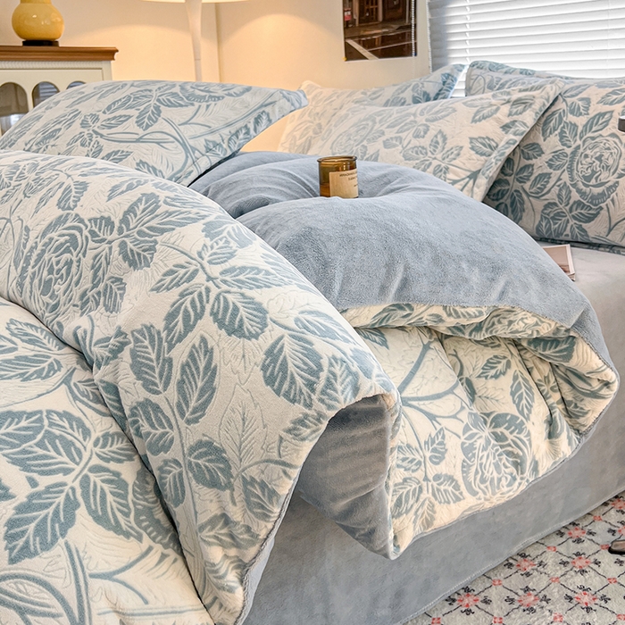 91家纺网 家纺一手货源 找家纺 倾慕家纺 2026新款舒适保暖立体浮雕绒系列四件套 爱意浓蓝