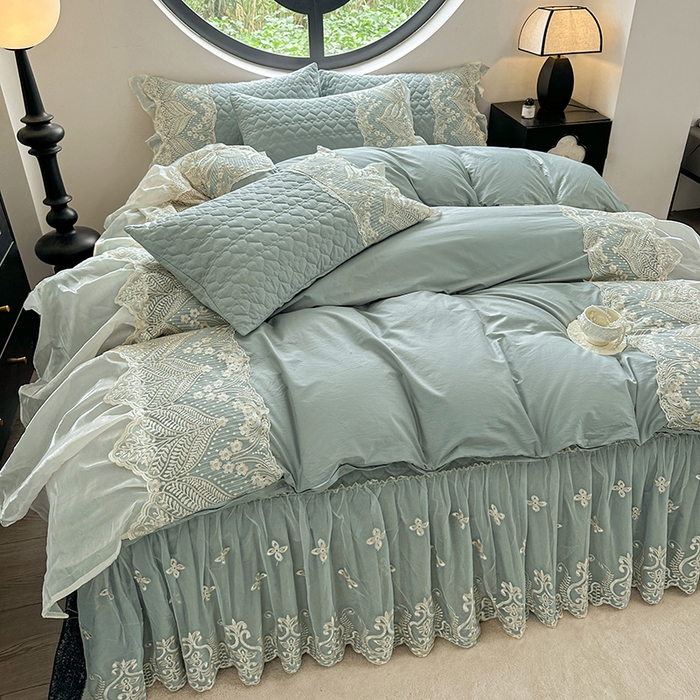 91家纺网 家纺一手货源 找家纺 罗艺轩 2025新款全棉纯棉蕾丝刺绣琉璃床裙四件套（1.5m控价288起、1.8m控价293起、1.8m加大控价303起、1.8*2.2m控价298起、1.8*2.2m加大控价308起、2.0m控价3