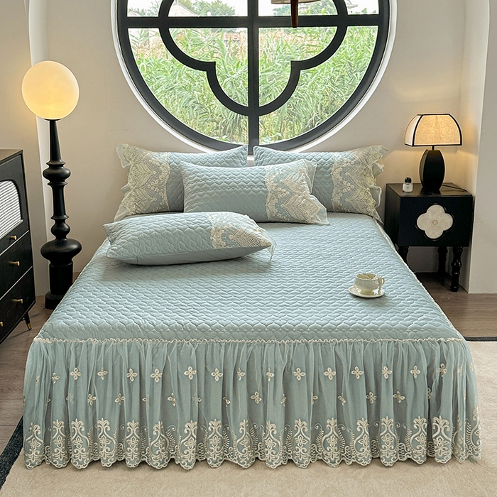 91家纺网 家纺一手货源 找家纺 罗艺轩 2025新款全棉纯棉蕾丝刺绣琉璃床裙四件套（1.5m控价288起、1.8m控价293起、1.8m加大控价303起、1.8*2.2m控价298起、1.8*2.2m加大控价308起、2.0m控价3