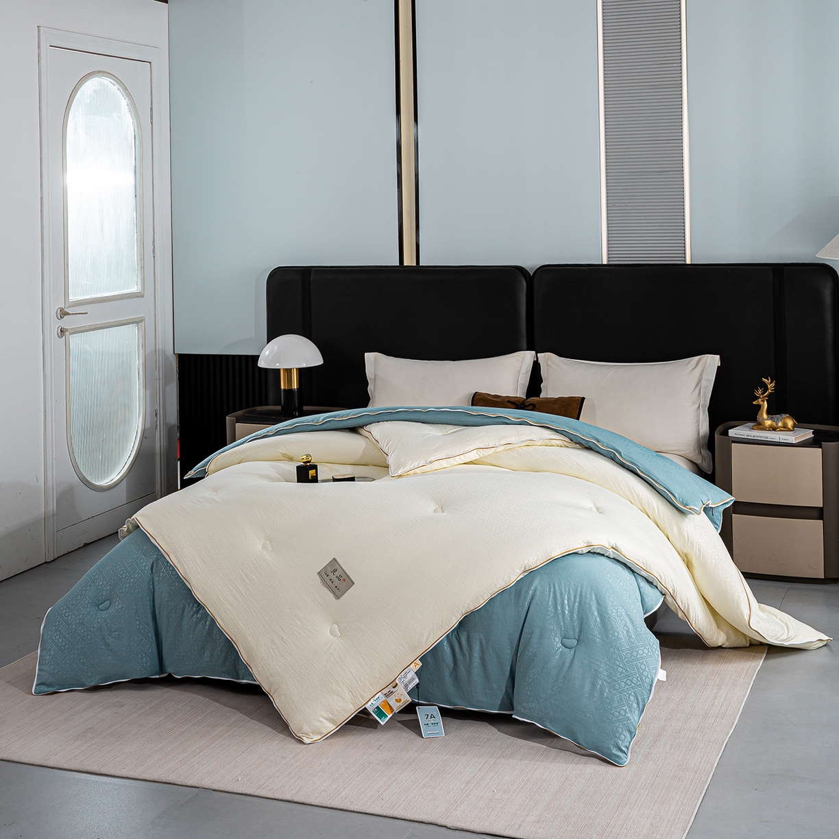 91家纺网 家纺一手货源 找家纺 欢乐季  2025新款7A抗菌豆荚格大豆子母被（可以开发票—专票8个点） 白+蓝