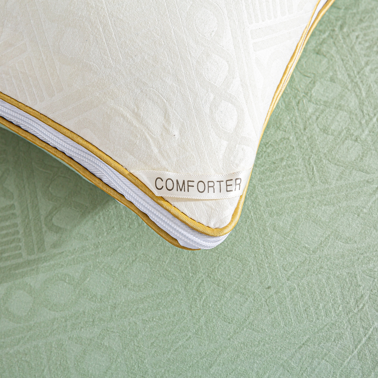 91家纺网 家纺一手货源 找家纺 欢乐季  2025新款7A抗菌豆荚格大豆子母被（可以开发票—专票8个点） 白+绿