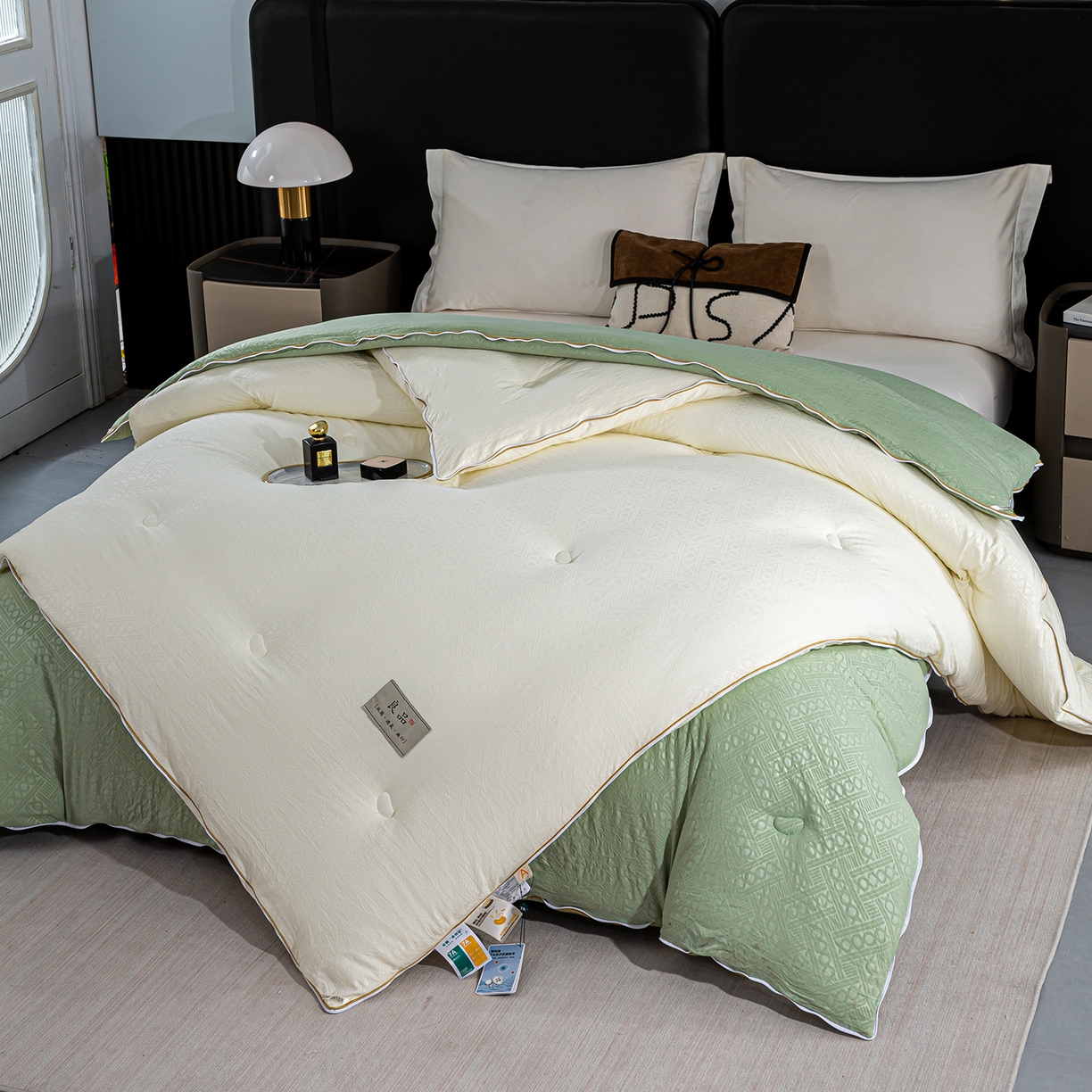 91家纺网 家纺一手货源 找家纺 欢乐季  2025新款7A抗菌豆荚格大豆子母被（可以开发票—专票8个点） 白+绿