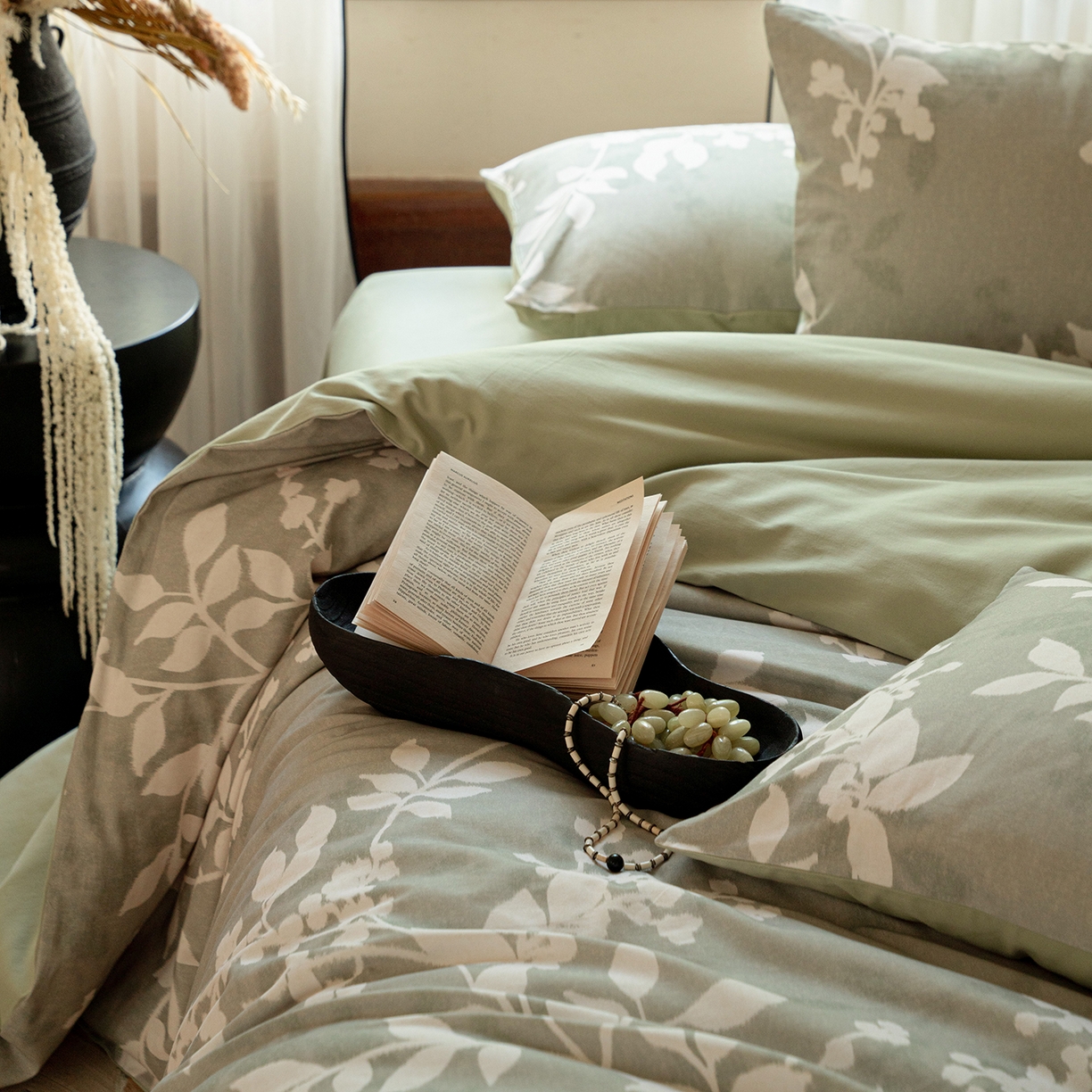 91家纺网 家纺一手货源 找家纺 禾时 2025新款全棉贡缎磨毛数码印花四件套 池影-绿