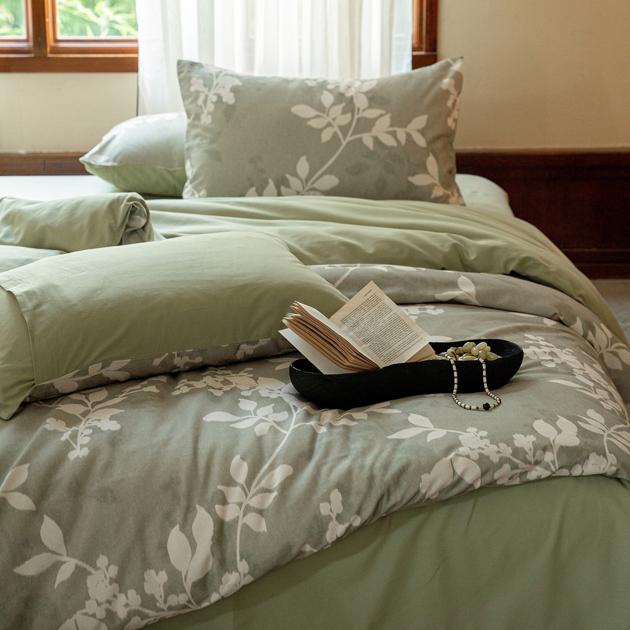 91家纺网 家纺一手货源 找家纺 禾时 2025新款全棉贡缎磨毛数码印花四件套 池影-绿