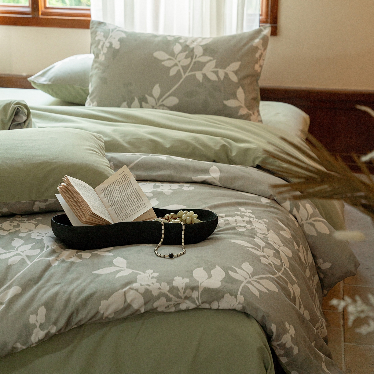 91家纺网 家纺一手货源 找家纺 禾时 2025新款全棉贡缎磨毛数码印花四件套 池影-绿