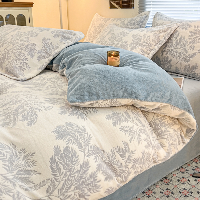 91家纺网 家纺一手货源 找家纺 倾慕家纺 2026新款舒适保暖立体浮雕绒系列四件套 乐枝蓝