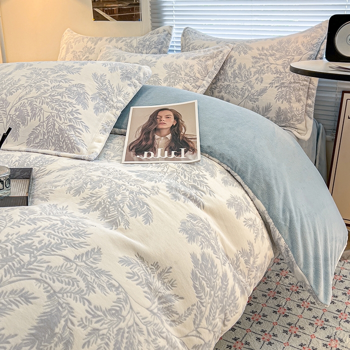 91家纺网 家纺一手货源 找家纺 倾慕家纺 2026新款舒适保暖立体浮雕绒系列四件套 乐枝蓝