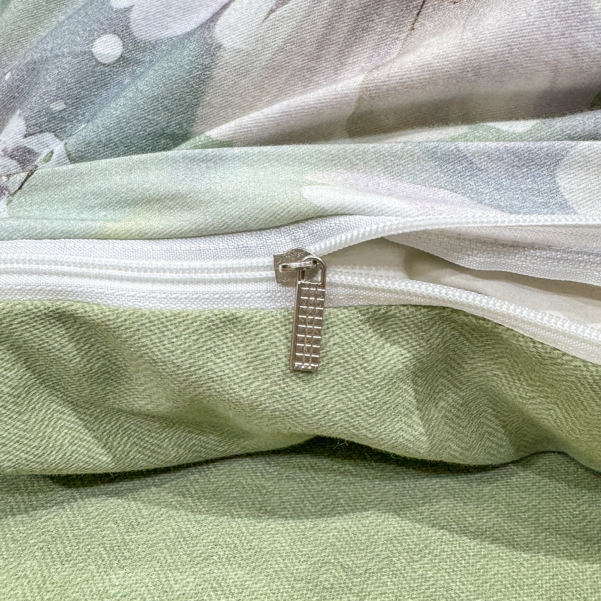 91家纺网 家纺一手货源 找家纺 红日子纺织品 2025新款A类全棉磨毛数码印花四件套 悠然春景