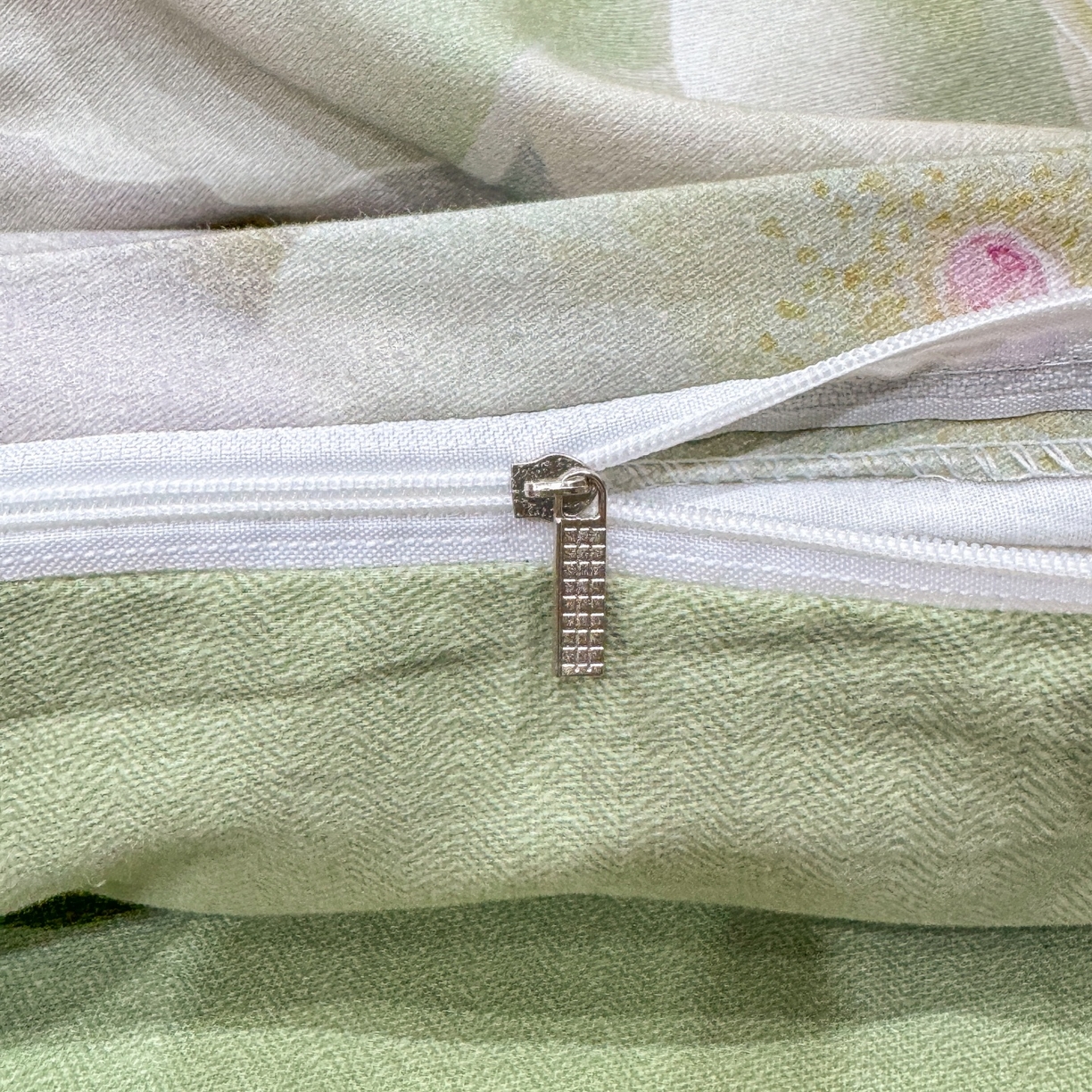 91家纺网 家纺一手货源 找家纺 红日子纺织品 2025新款A类全棉磨毛数码印花四件套 绿野仙踪