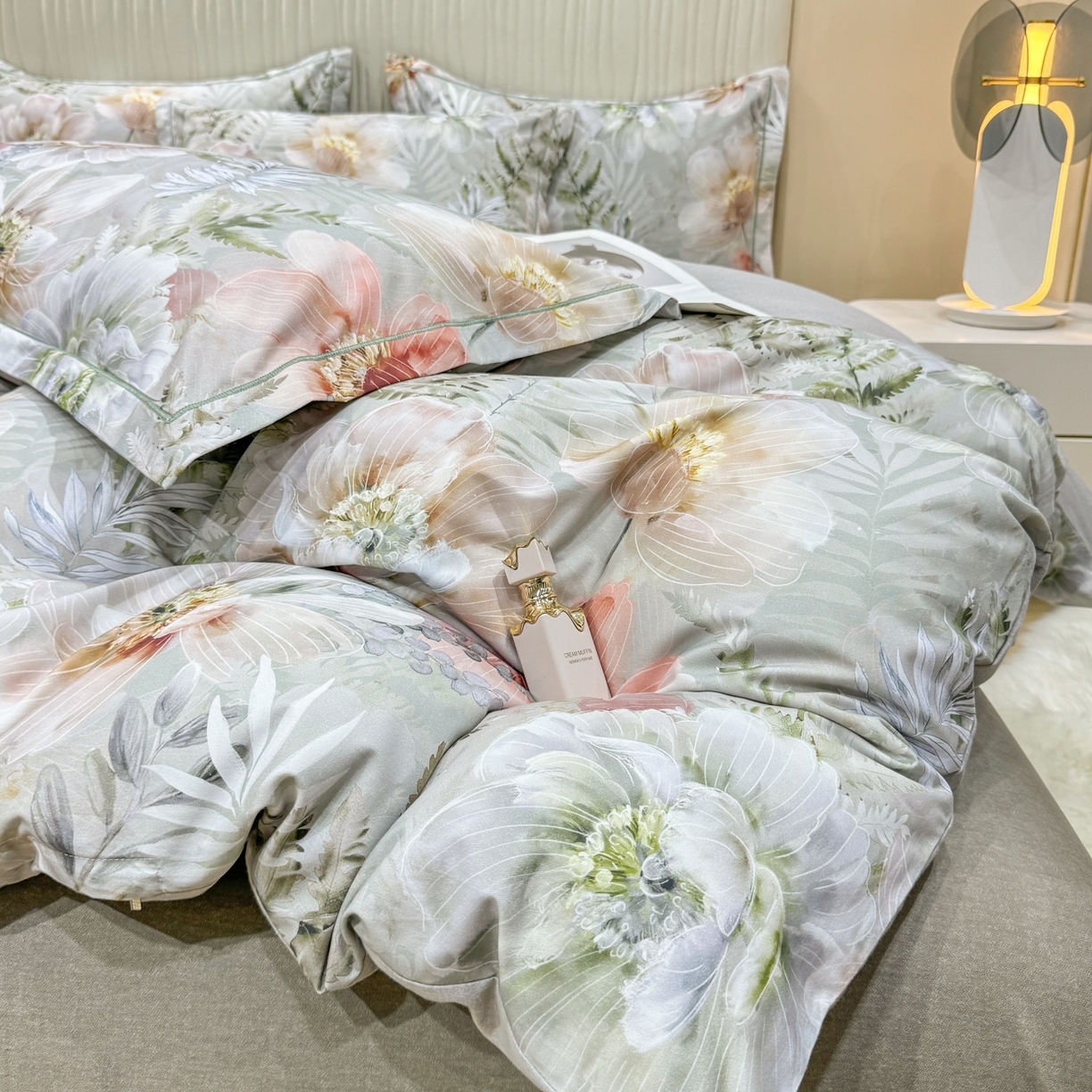 91家纺网 家纺一手货源 找家纺 红日子纺织品 2025新款A类全棉磨毛数码印花四件套 盛季细风