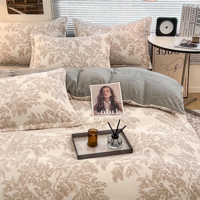 91家纺网 家纺一手货源 找家纺 倾慕家纺 2026新款舒适保暖立体浮雕绒系列四件套 乐枝米灰