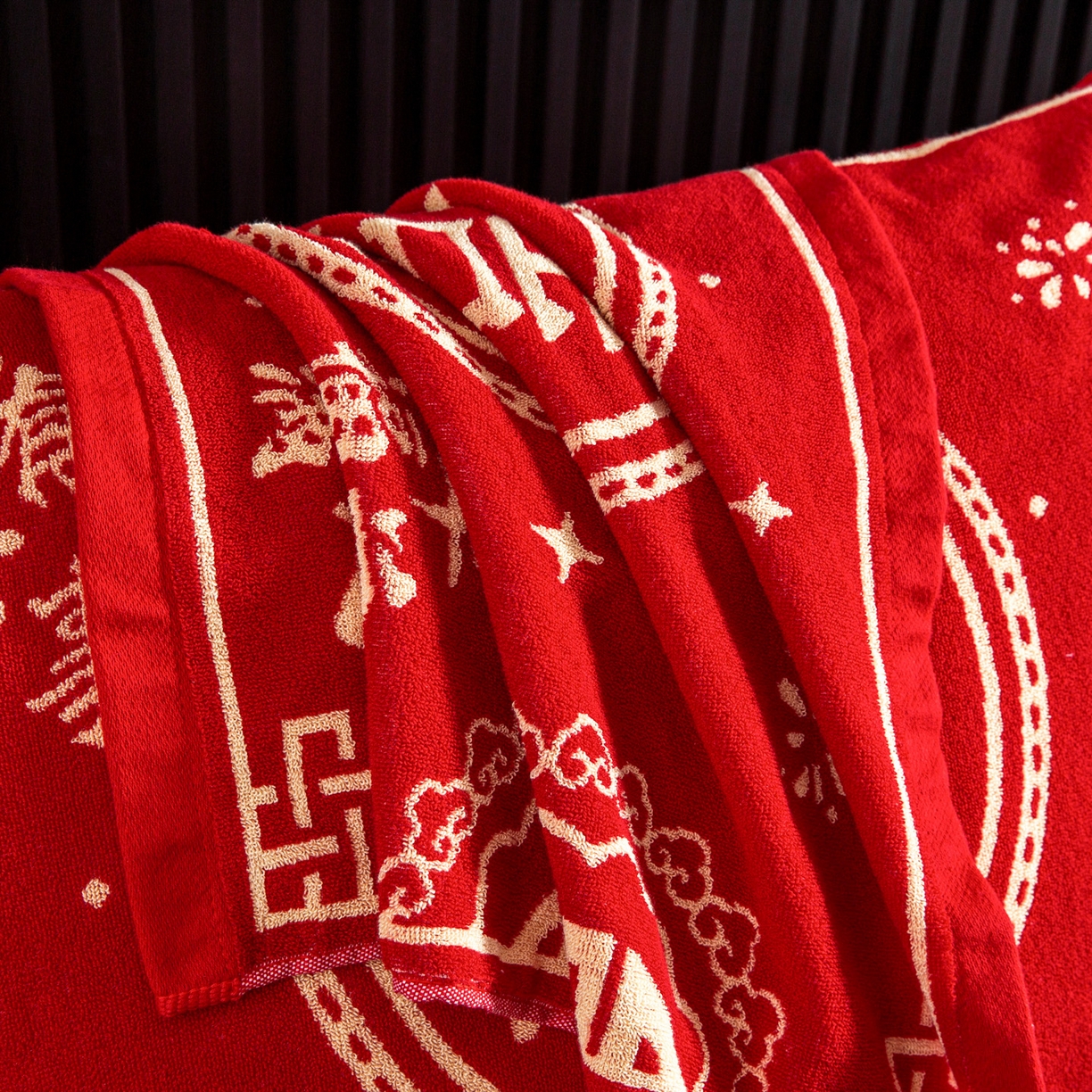 91家纺网 家纺一手货源 找家纺 美宜家 2025新款全棉毛圈防滑隔脏婚庆老式全棉枕巾 幸福美满 