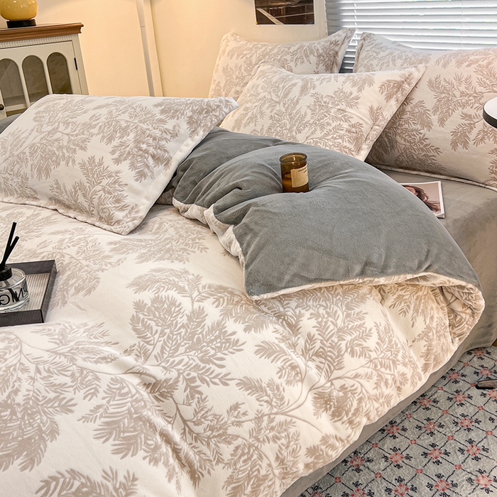 91家纺网 家纺一手货源 找家纺 倾慕家纺 2026新款舒适保暖立体浮雕绒系列四件套 乐枝米灰