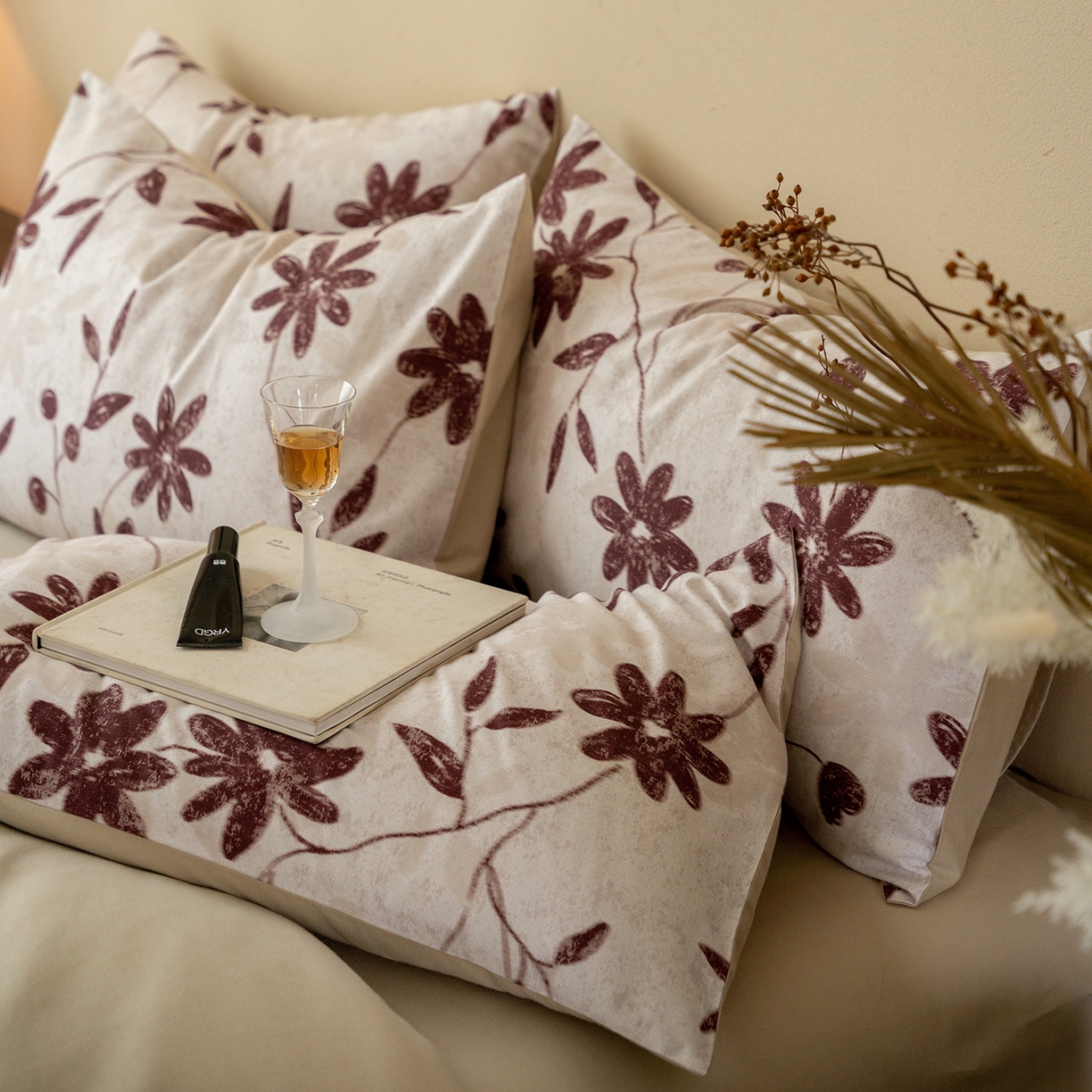 91家纺网 家纺一手货源 找家纺 禾时 2025新款全棉贡缎磨毛数码印花四件套 花解语-红