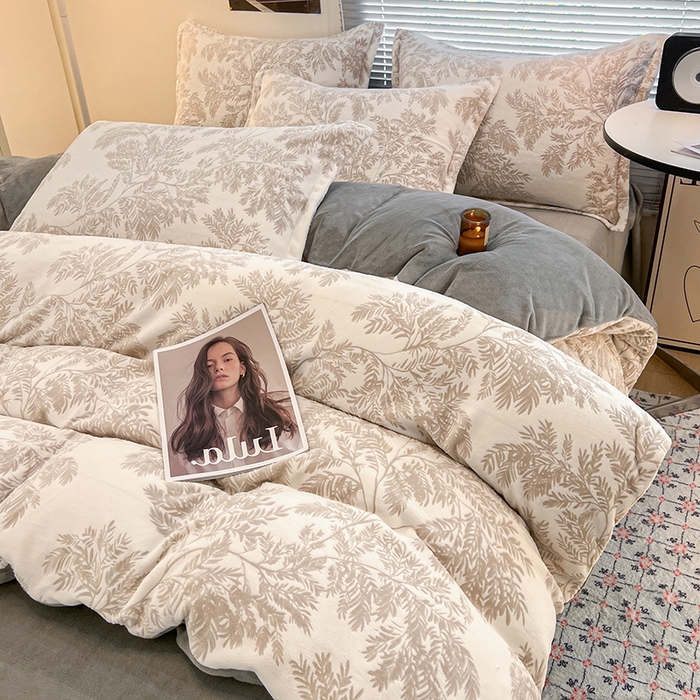 91家纺网 家纺一手货源 找家纺 倾慕家纺 2026新款舒适保暖立体浮雕绒系列四件套 乐枝米灰