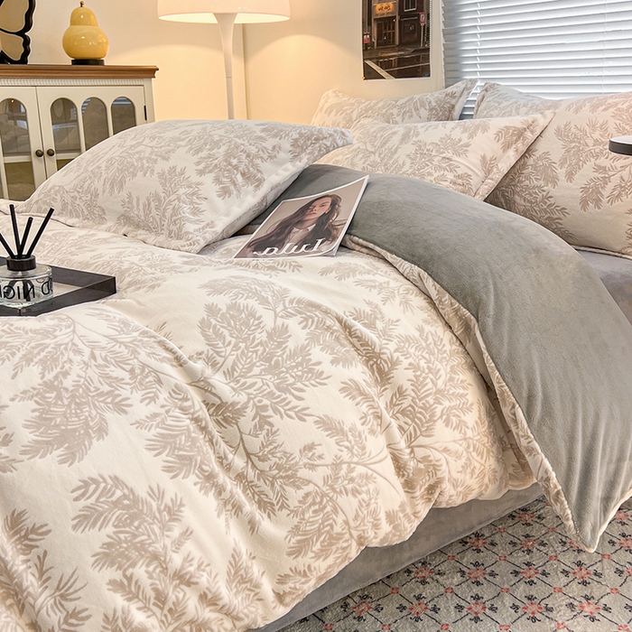 91家纺网 家纺一手货源 找家纺 倾慕家纺 2026新款舒适保暖立体浮雕绒系列四件套 乐枝米灰