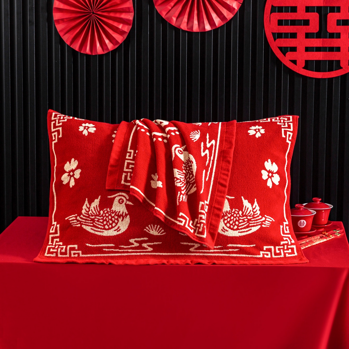 91家纺网 家纺一手货源 找家纺 美宜家 2025新款全棉毛圈防滑隔脏婚庆老式全棉枕巾 鸳鸯福禄