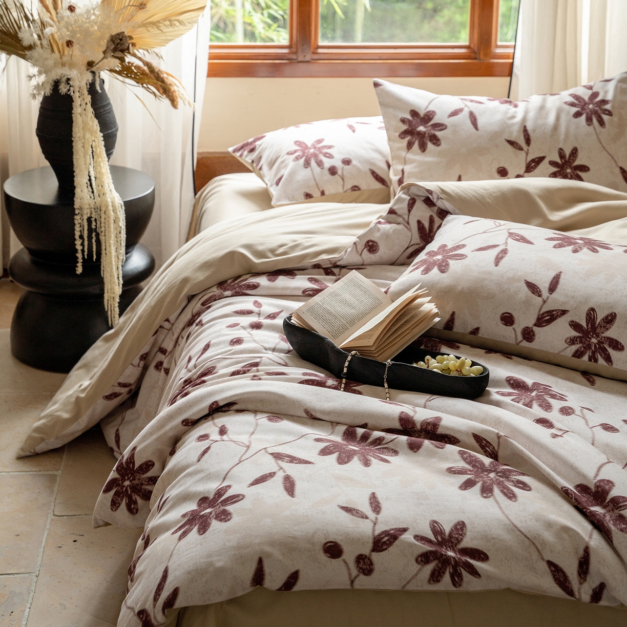 91家纺网 家纺一手货源 找家纺 禾时 2025新款全棉贡缎磨毛数码印花四件套 花解语-红