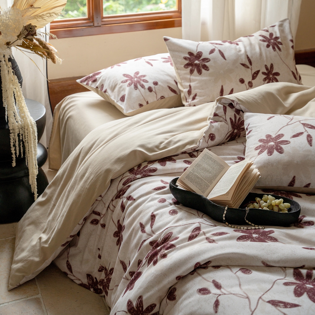 91家纺网 家纺一手货源 找家纺 禾时 2025新款全棉贡缎磨毛数码印花四件套 花解语-红