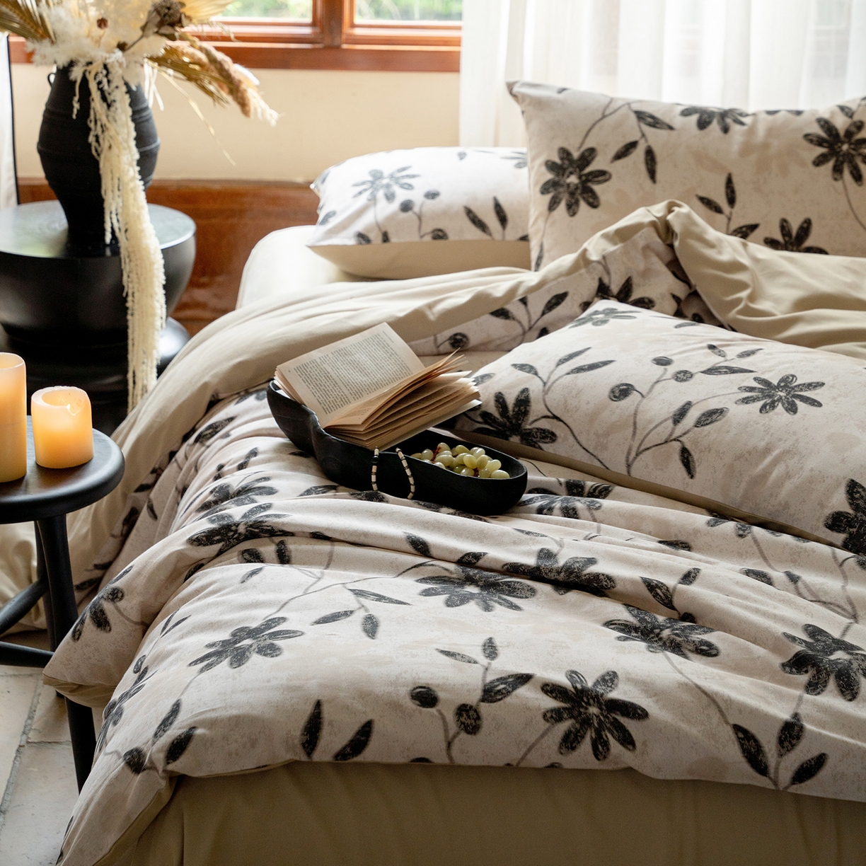 91家纺网 家纺一手货源 找家纺 禾时 2025新款全棉贡缎磨毛数码印花四件套 花解语-灰