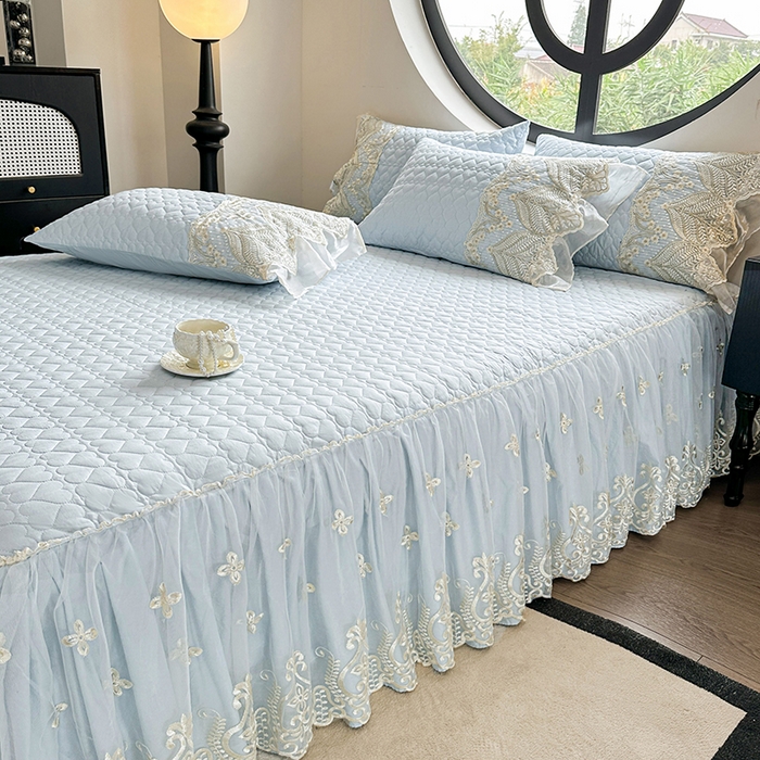 91家纺网 家纺一手货源 找家纺 罗艺轩 2025新款全棉纯棉蕾丝刺绣琉璃床裙四件套（1.5m控价288起、1.8m控价293起、1.8m加大控价303起、1.8*2.2m控价298起、1.8*2.2m加大控价308起、2.0m控价3