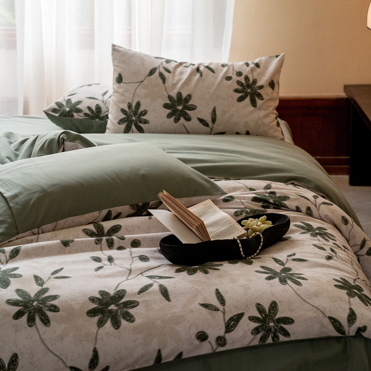 91家纺网 家纺一手货源 找家纺 禾时 2025新款全棉贡缎磨毛数码印花四件套 花解语-绿