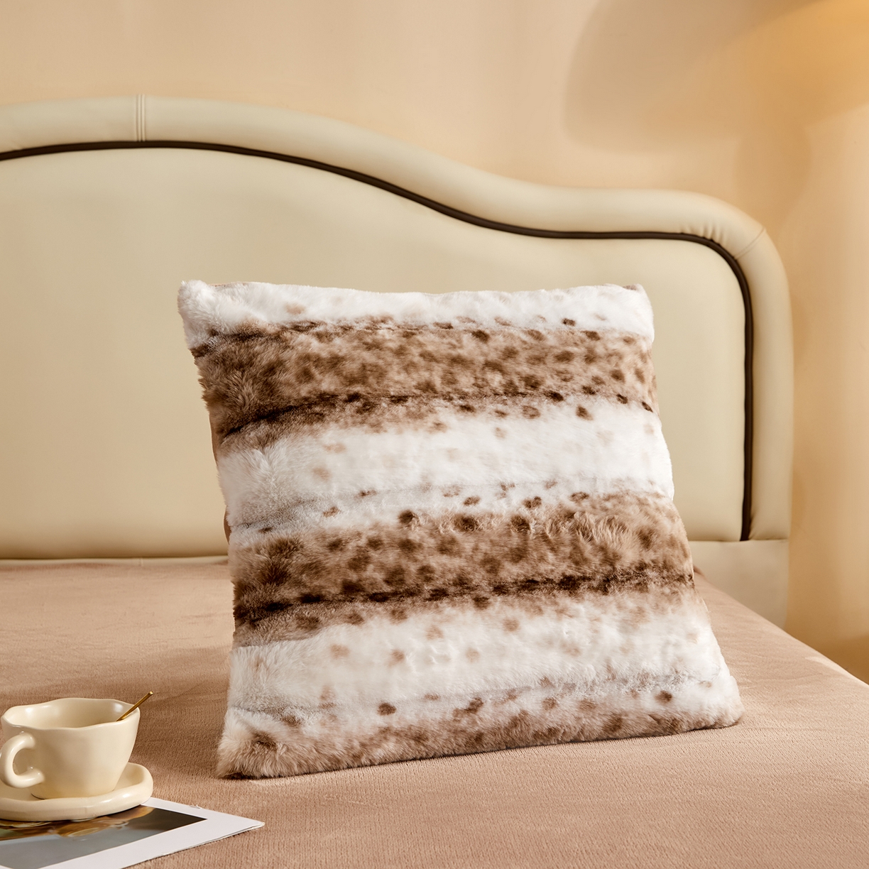 91家纺网 家纺一手货源 找家纺 （总）锦禾穗 2025新款丹麦貂米卡380克兔绒牛奶绒抱枕