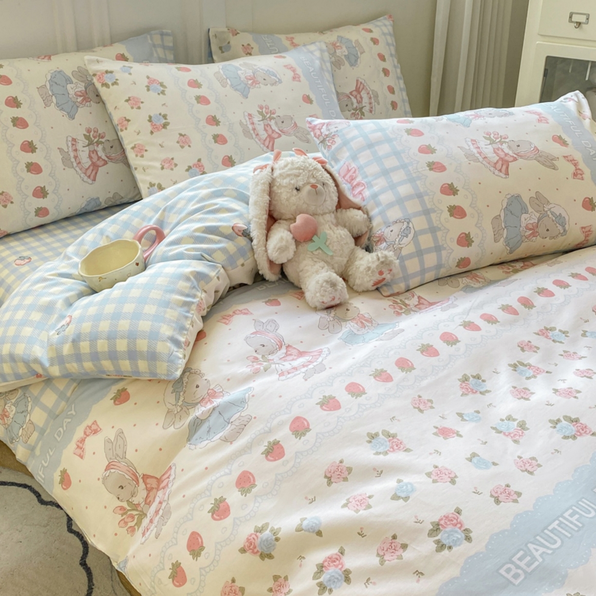 91家纺网 家纺一手货源 找家纺 红日子纺织品 2025新款A类全棉印花单被套 可爱兔