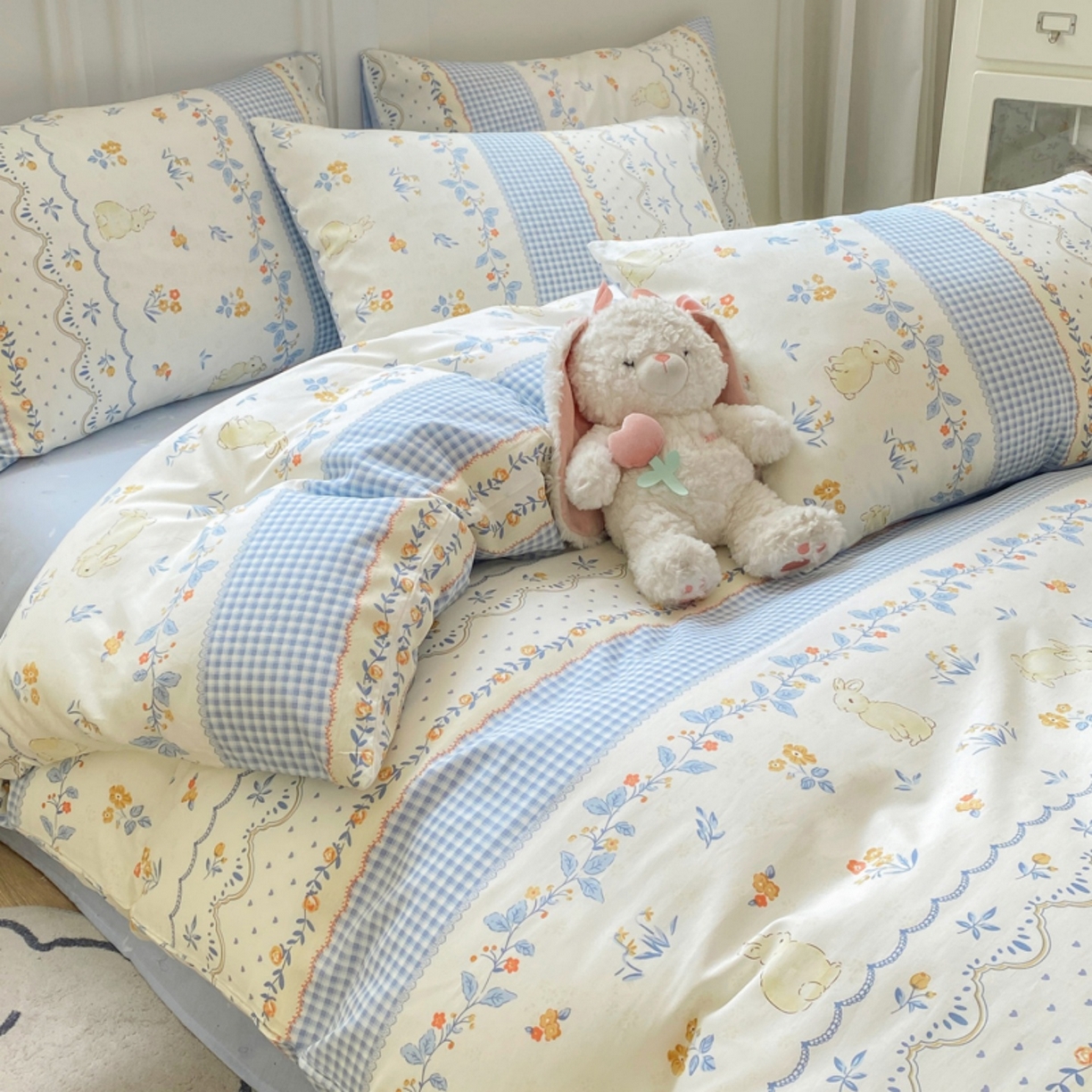 91家纺网 家纺一手货源 找家纺 红日子纺织品 2025新款A类全棉印花单被套 花宠乐章